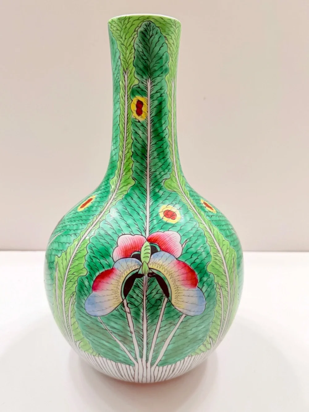Antique 19th C. Chinese Qing Dynasty Porcelain Vase,‎ Cabbage Leaf Butterfly 13”